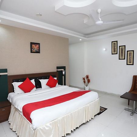 Capital O 18693 Hotel Levanti Gurgaon Exterior foto