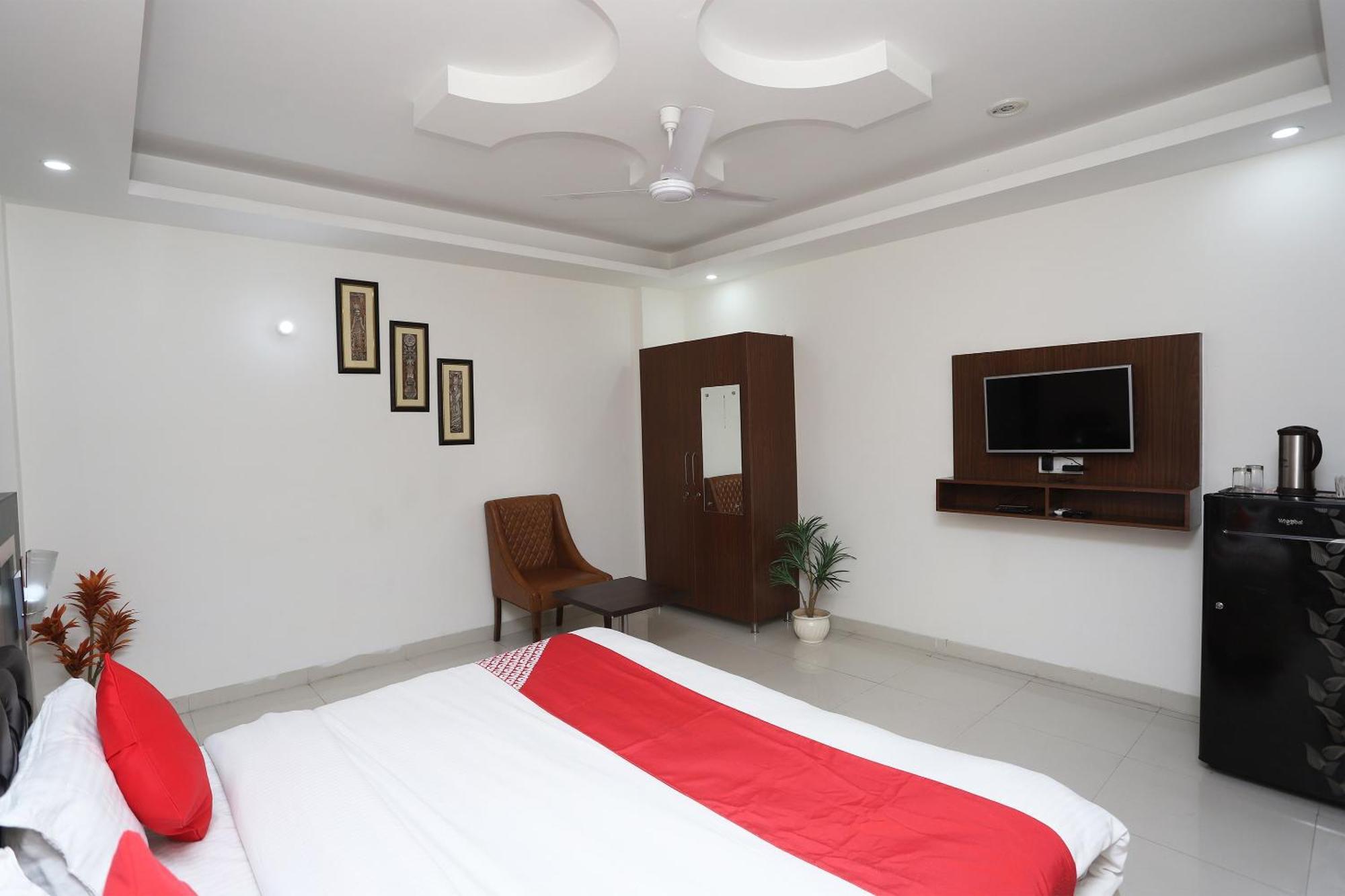 Capital O 18693 Hotel Levanti Gurgaon Exterior foto