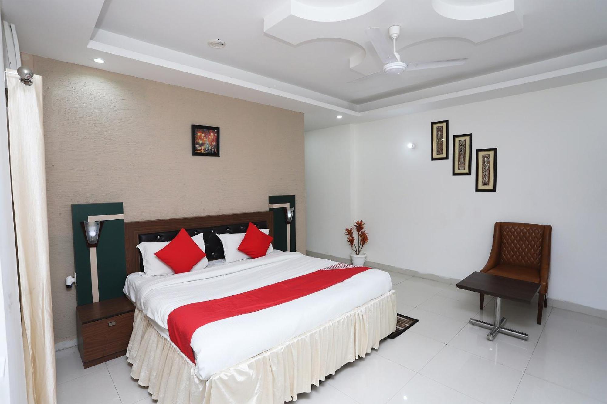 Capital O 18693 Hotel Levanti Gurgaon Exterior foto